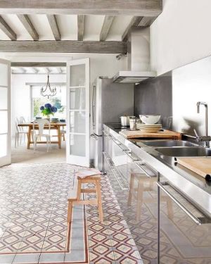 Kitchen renovation pictures - Beautiful kitchen floor.jpg